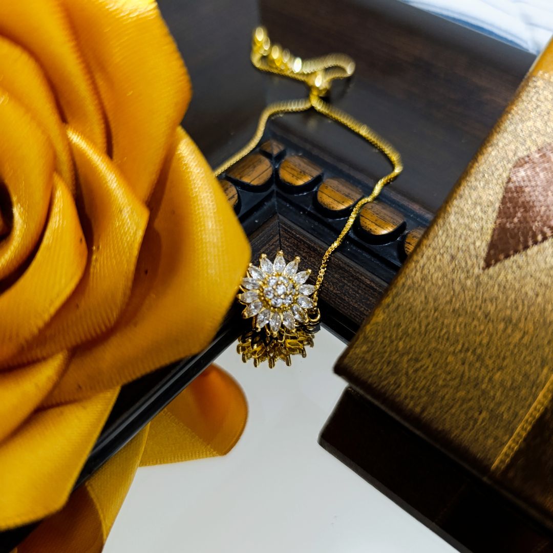 Flor del Sol"✨ – Pulsera Girasol Radiante con Baño de Oro🪙 – TinTong